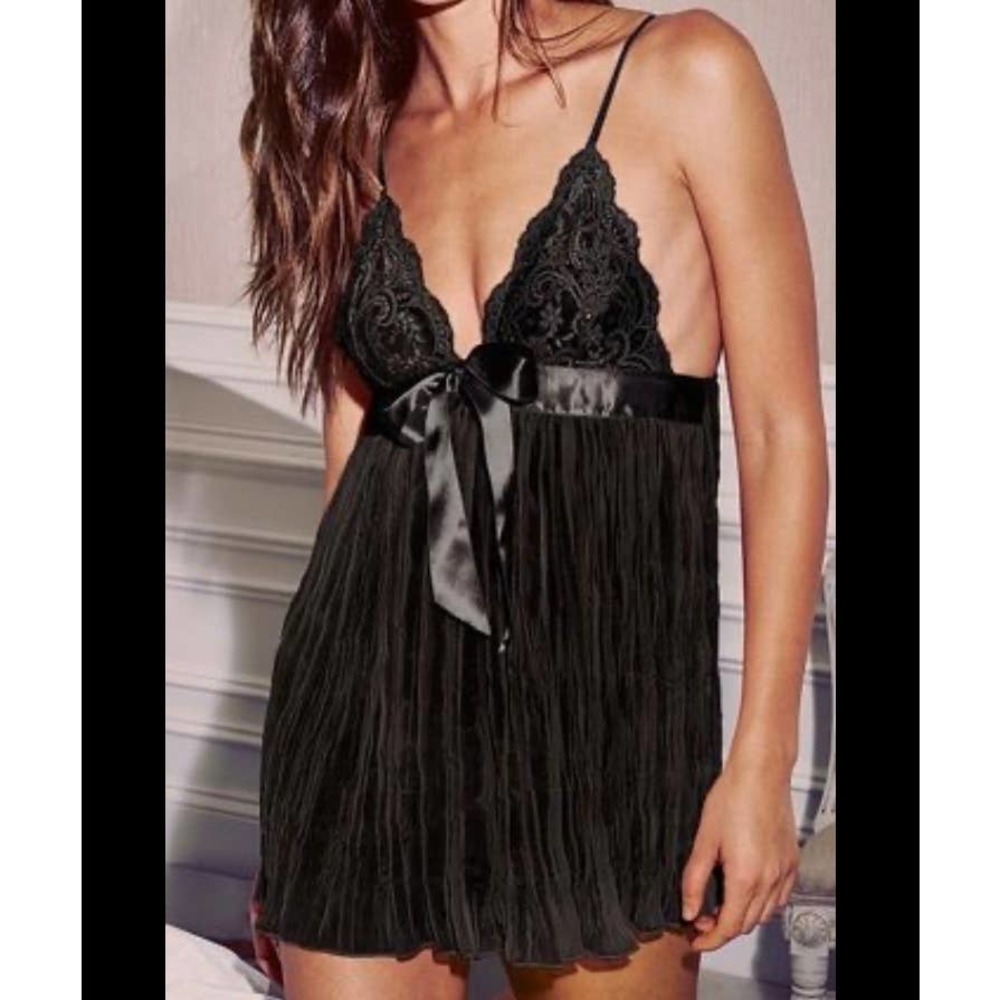Victoria’s Secret Black Lace Babydoll w/ Bow Size Small
